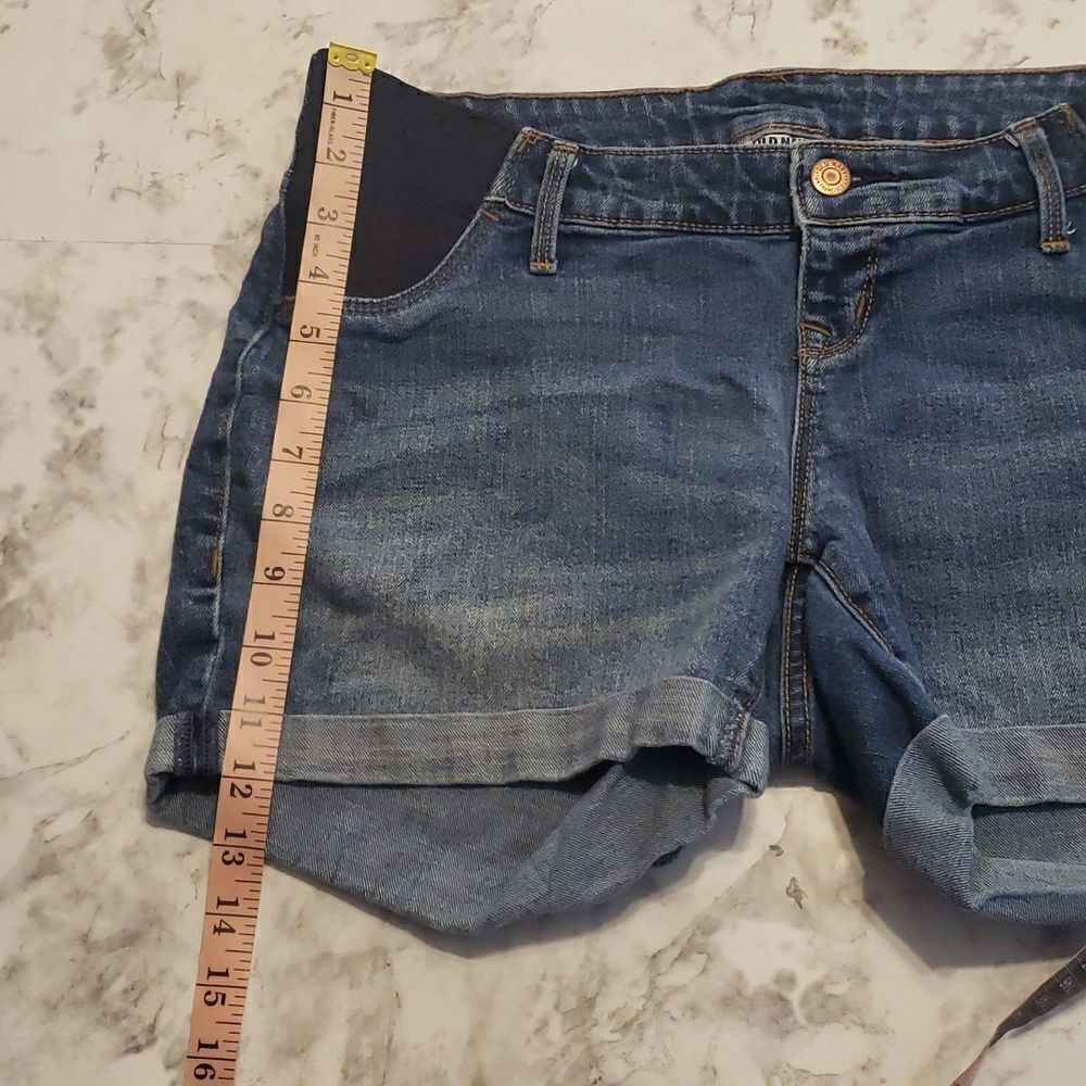 Old Navy Maternity Jean Shorts - Picture 9 of 9